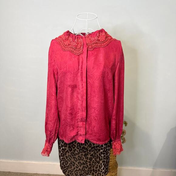 Gorgeous vintage silk lace ruffle button up blouse - Picture 4 of 8
